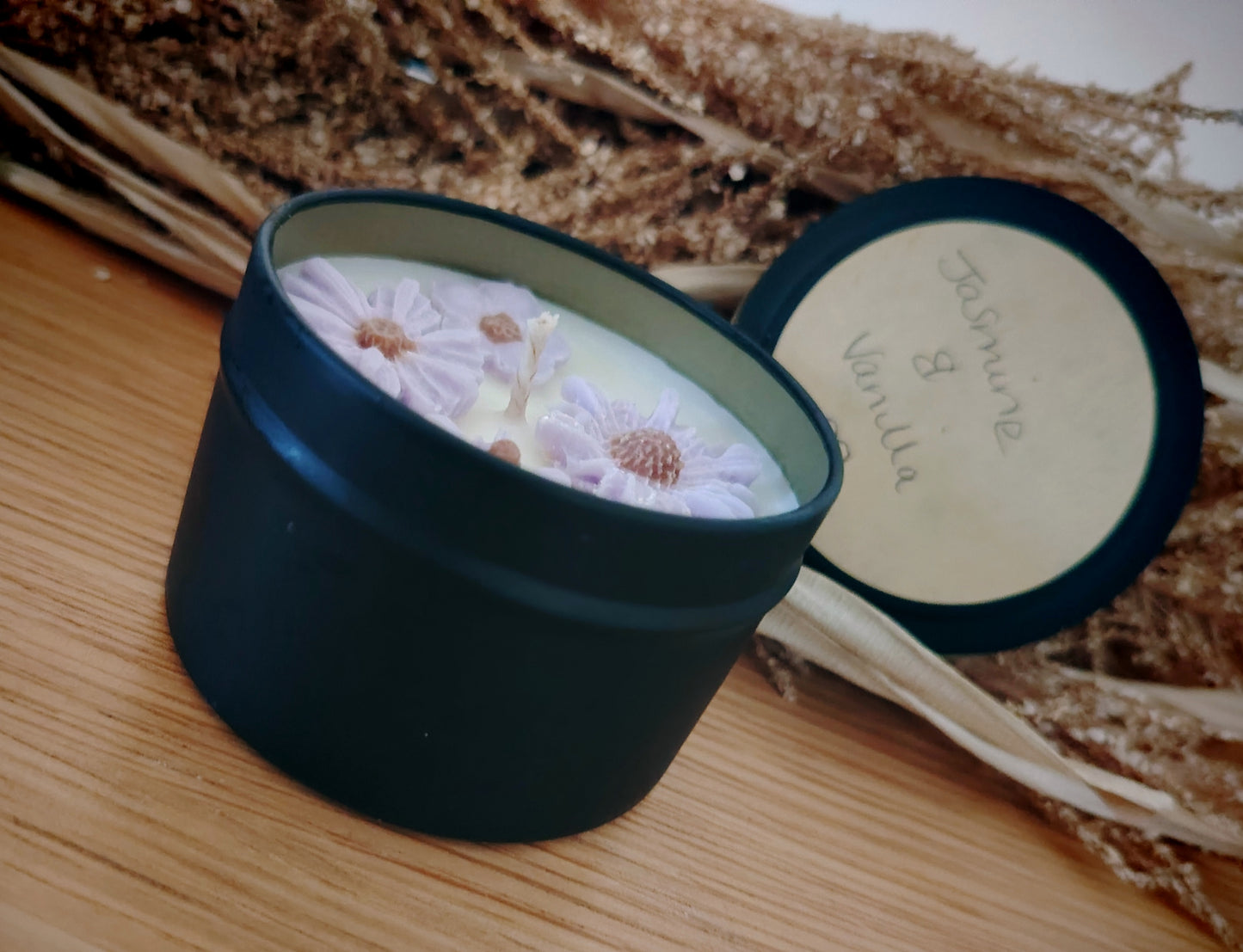 4oz Jasmine and Vanilla Scented Candle with Flower Wax Melts