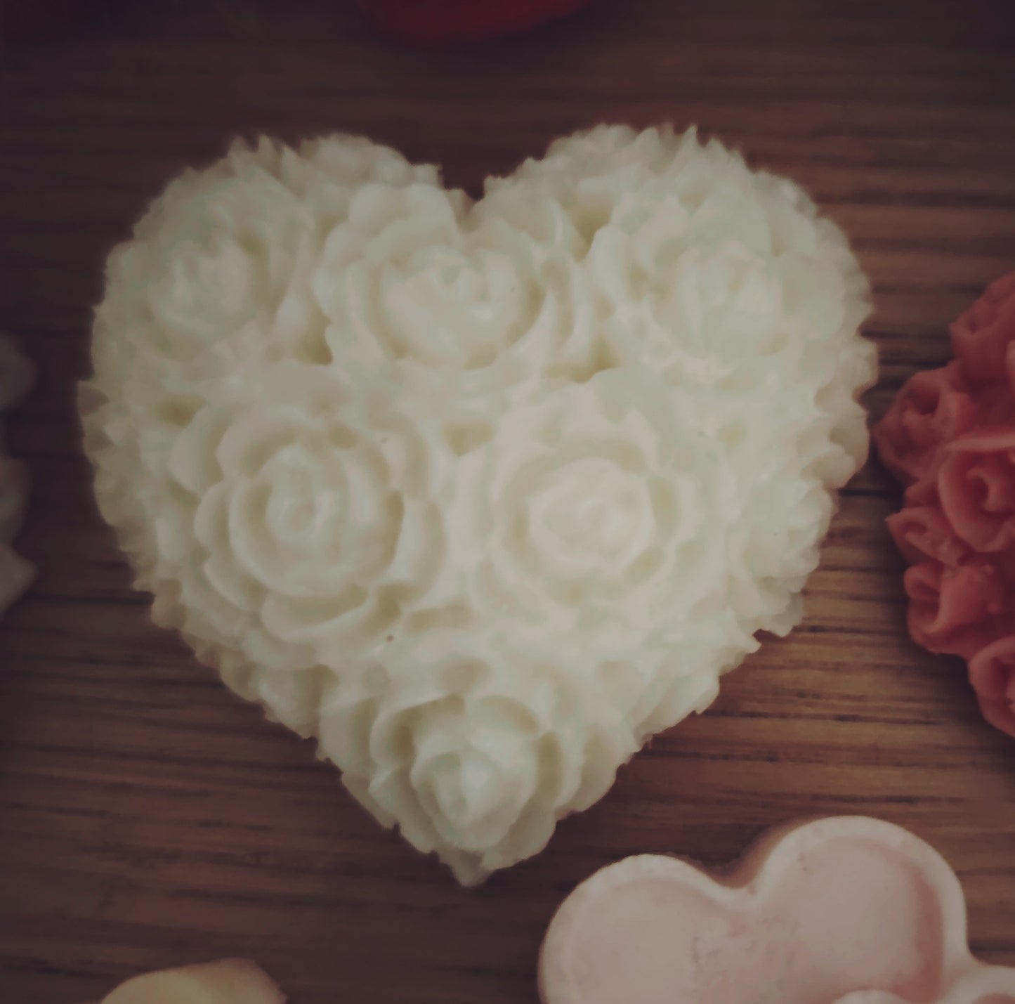 Single Medium Rose patterned Love Heart Wax Melt