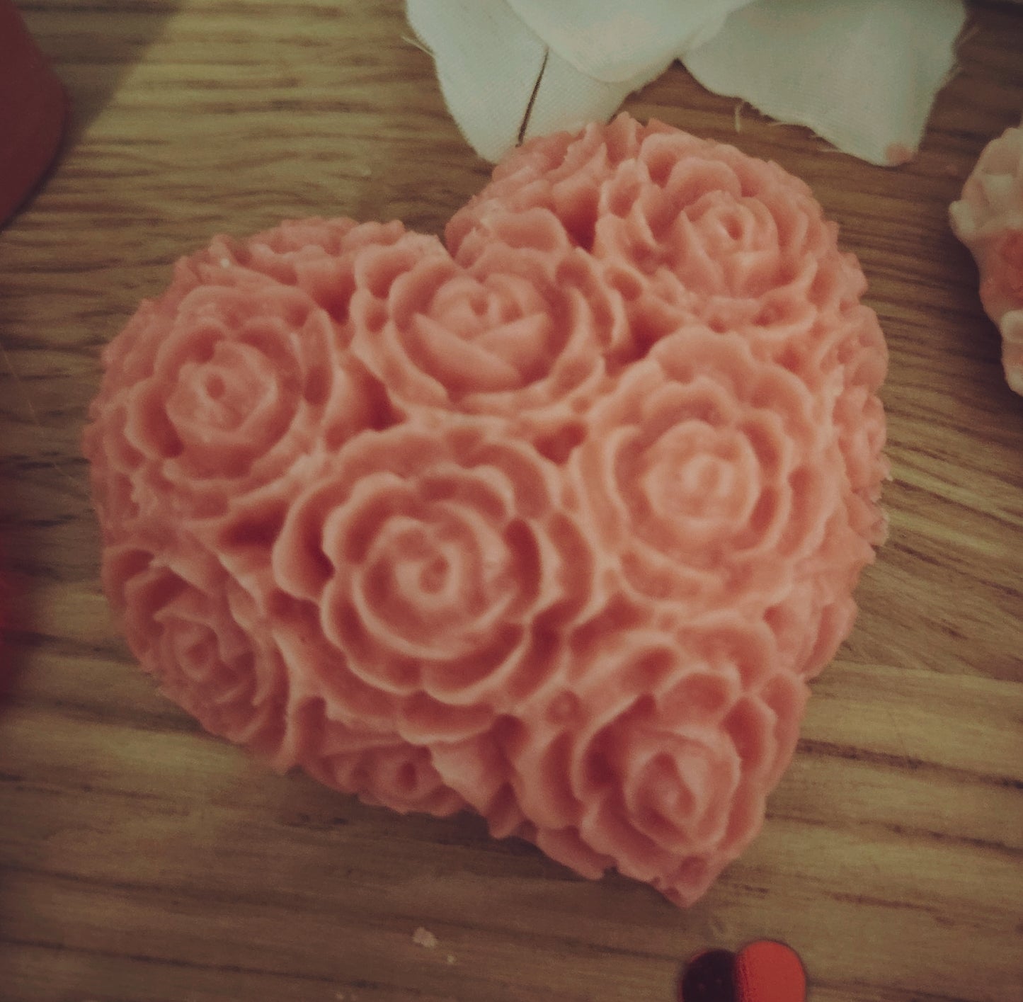 Single Medium Rose patterned Love Heart Wax Melt