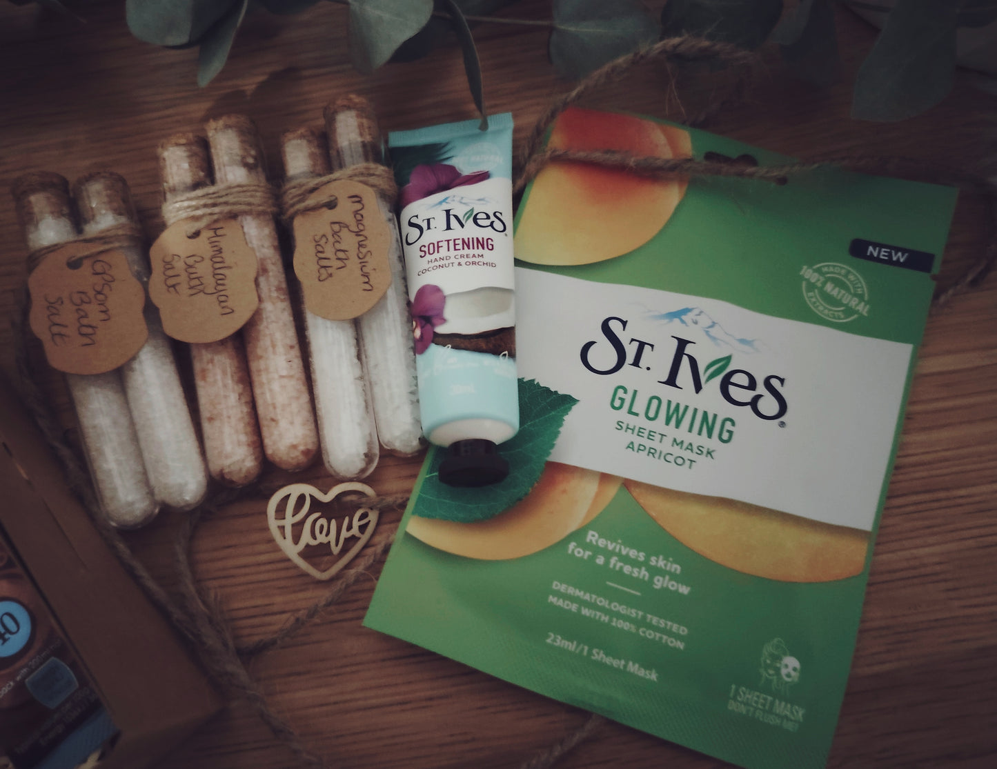 Relaxing Candle and Wax Melt Gift Set