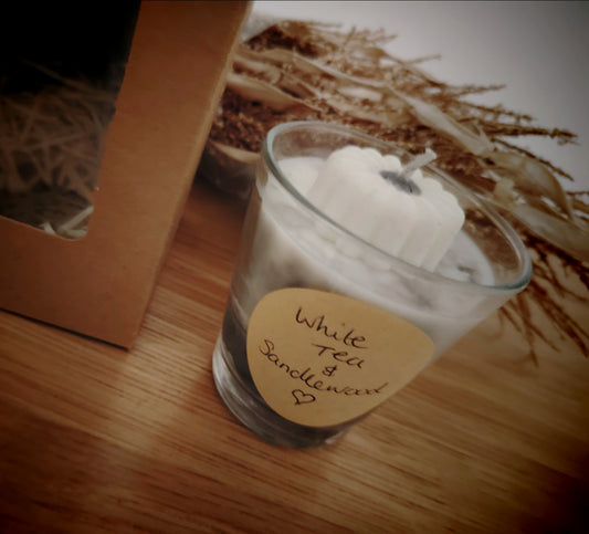 6oz White Tea and Sandalwood Medium Flower Melt Candle