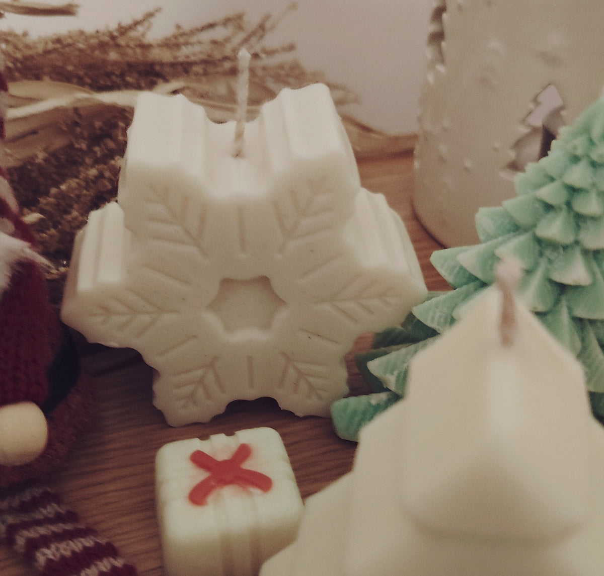 Single Large Scented Christmas Snowflake Candle