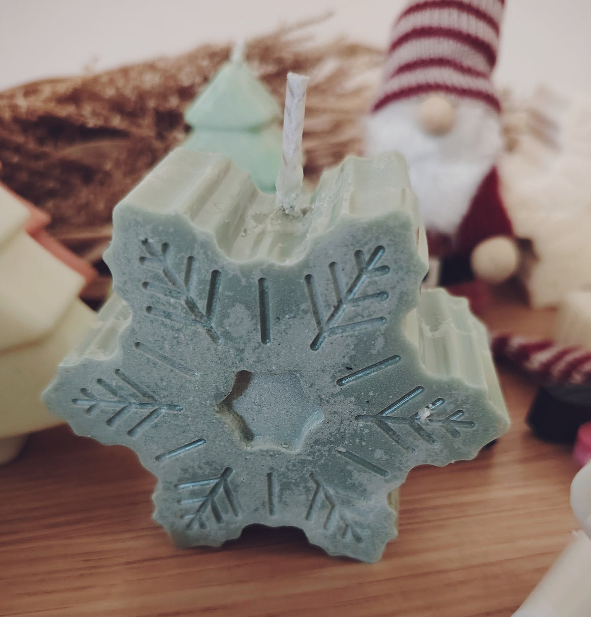 Single Large Scented Christmas Snowflake Candle