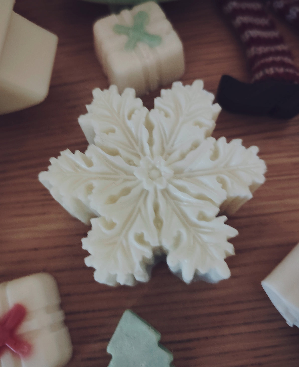 Single Medium Scented Snowflake Wax Melt