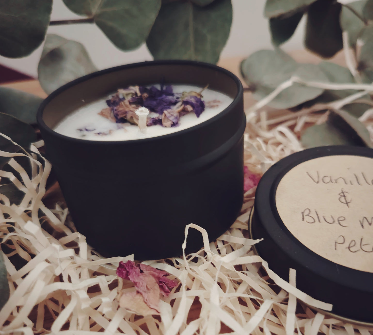 4oz Vanilla and Blue Mallow Botanical Candle