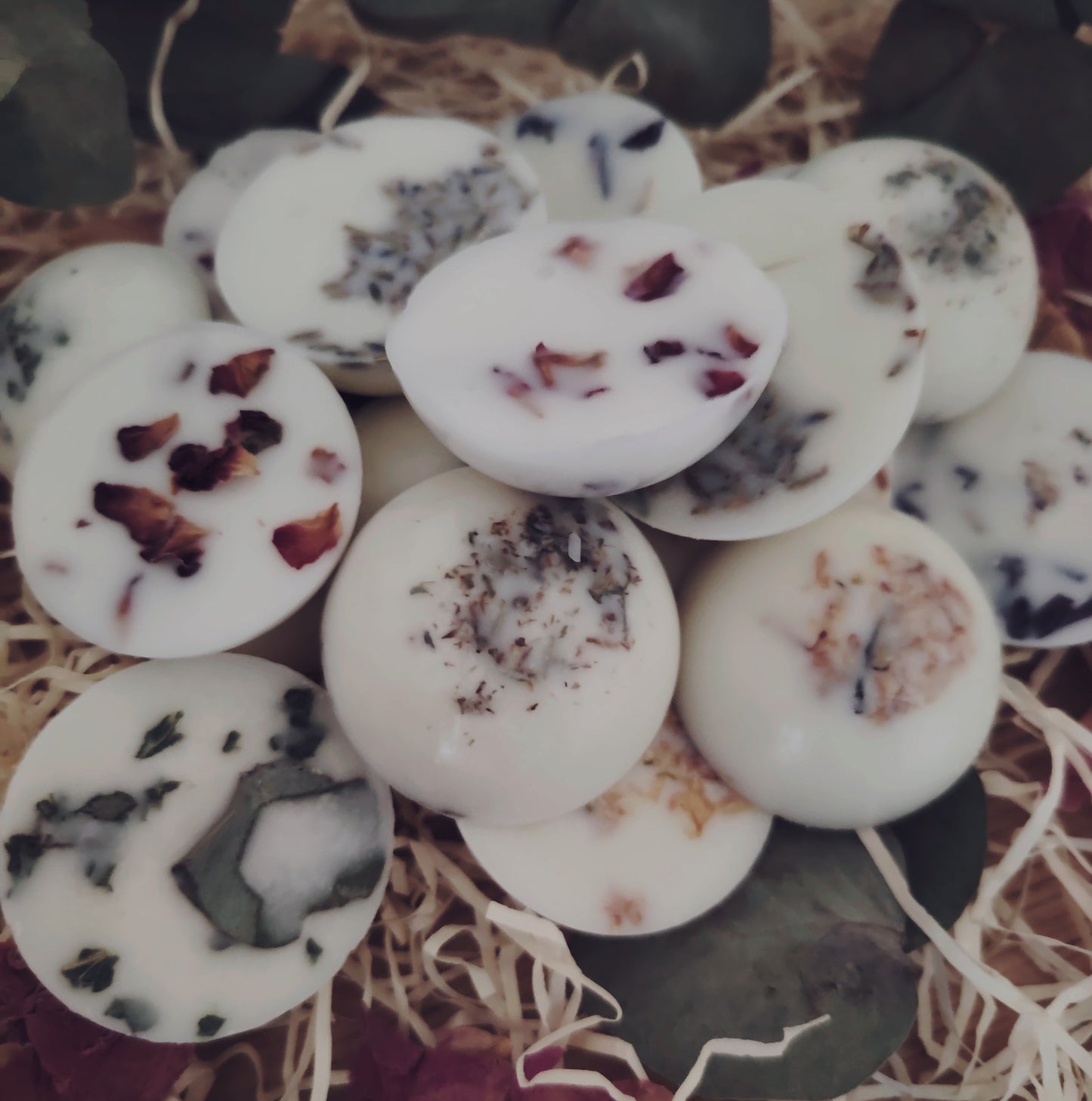 Create x8 of your own Natural Botanical Wax Melts