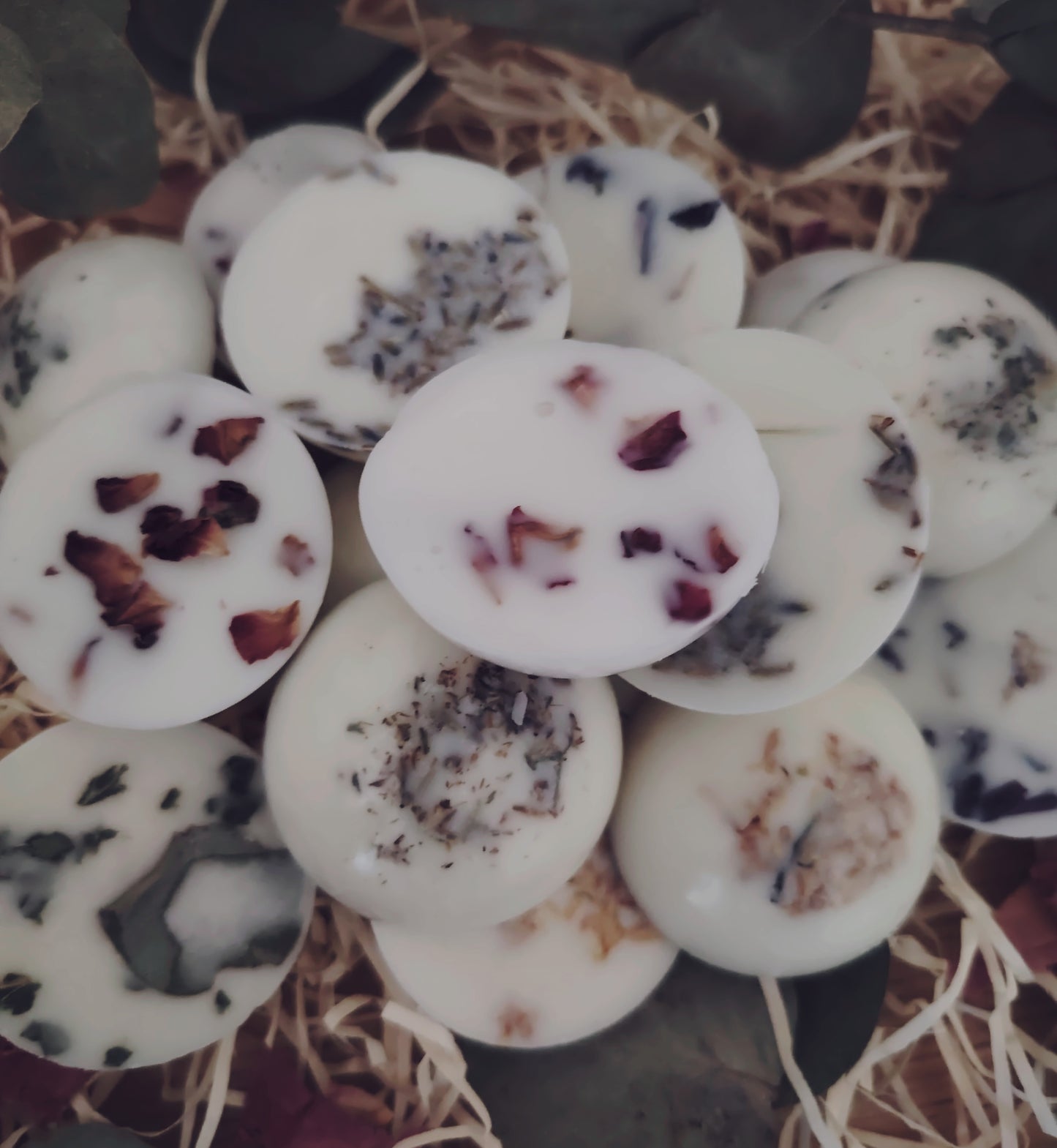 Create x8 of your own Natural Botanical Wax Melts