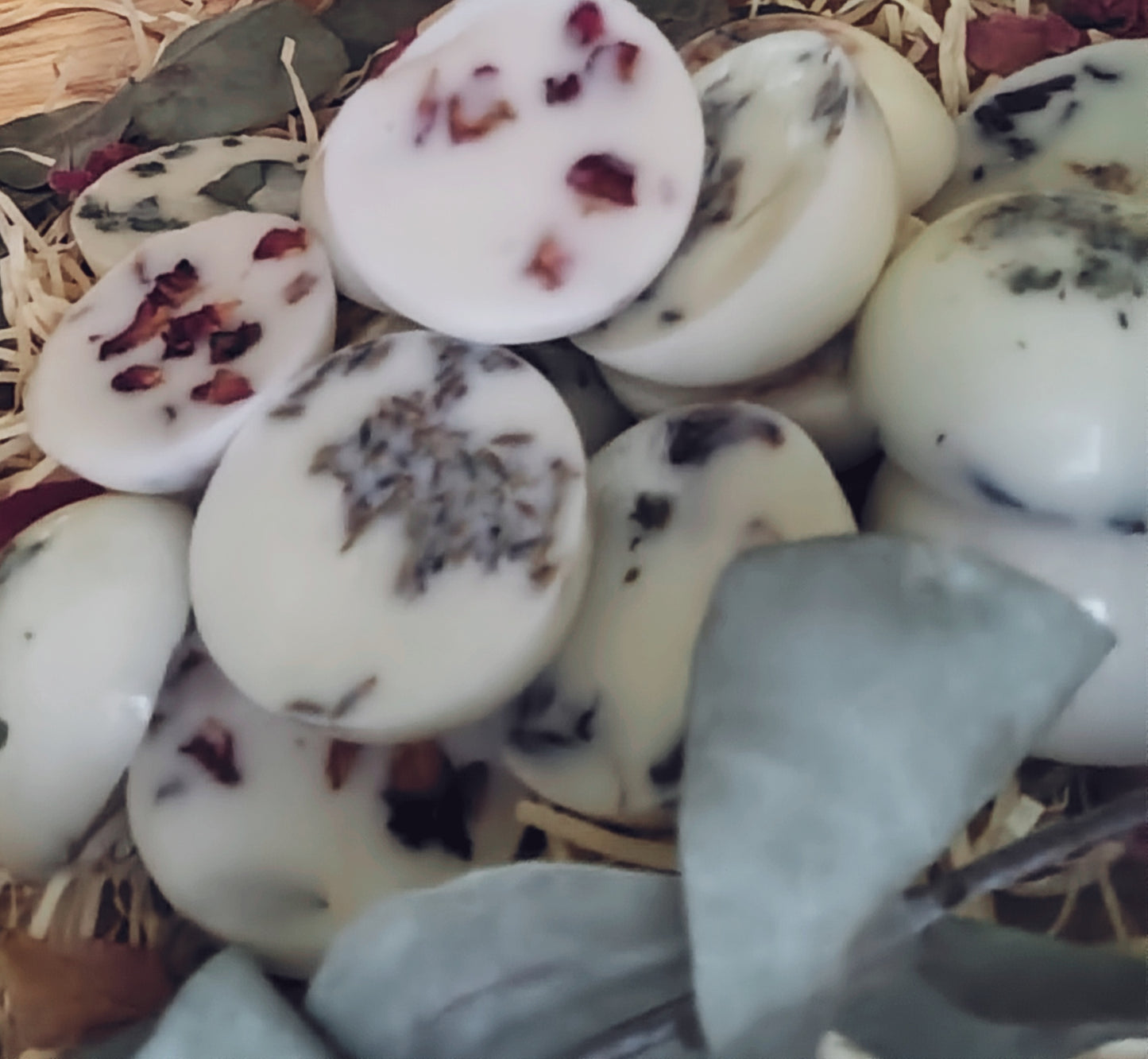 Create x8 of your own Natural Botanical Wax Melts